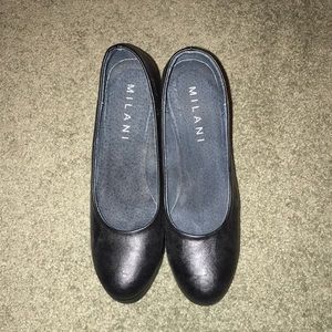 Black high heel pumps